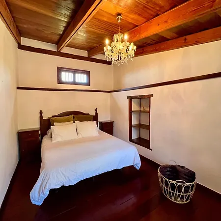 La Paredita Casa Taoro El Tanque