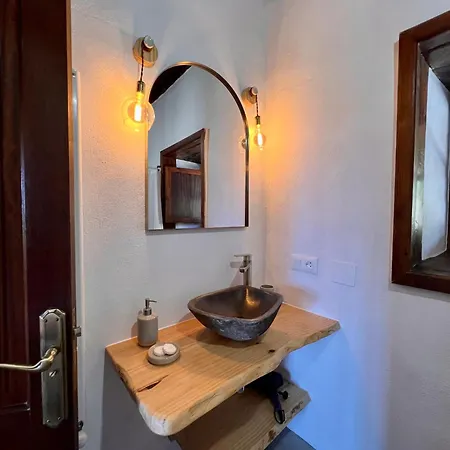 La Paredita Casa Taoro * El Tanque